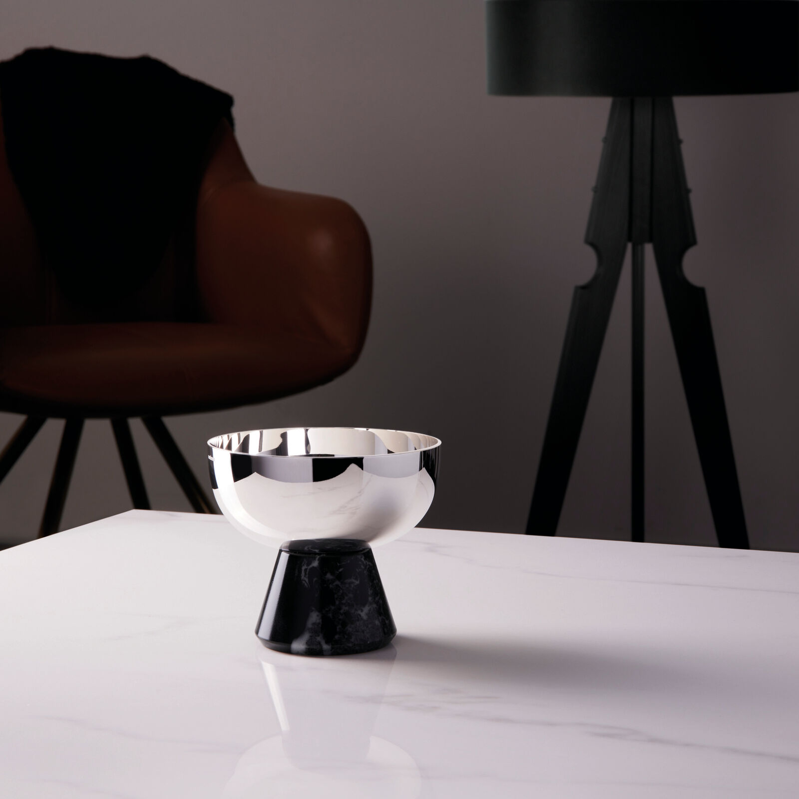 Bowl with foot  image number null