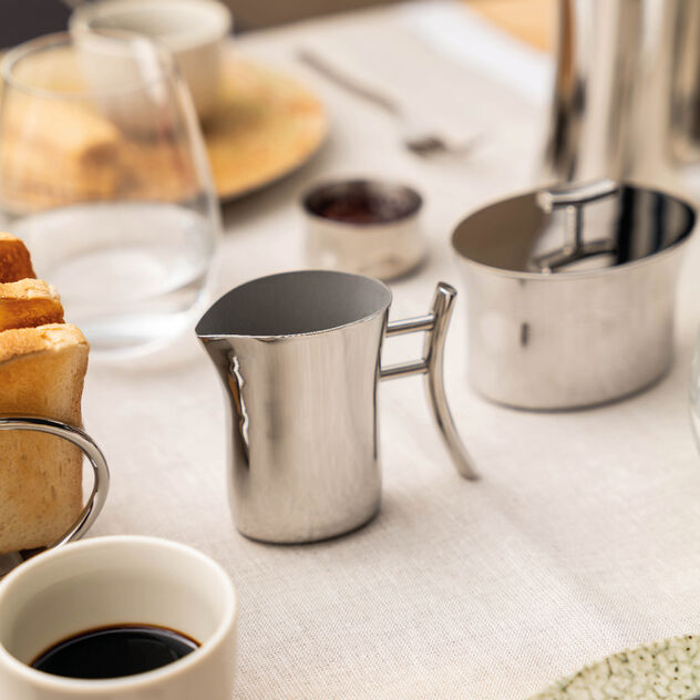 Milk pot  image number 1