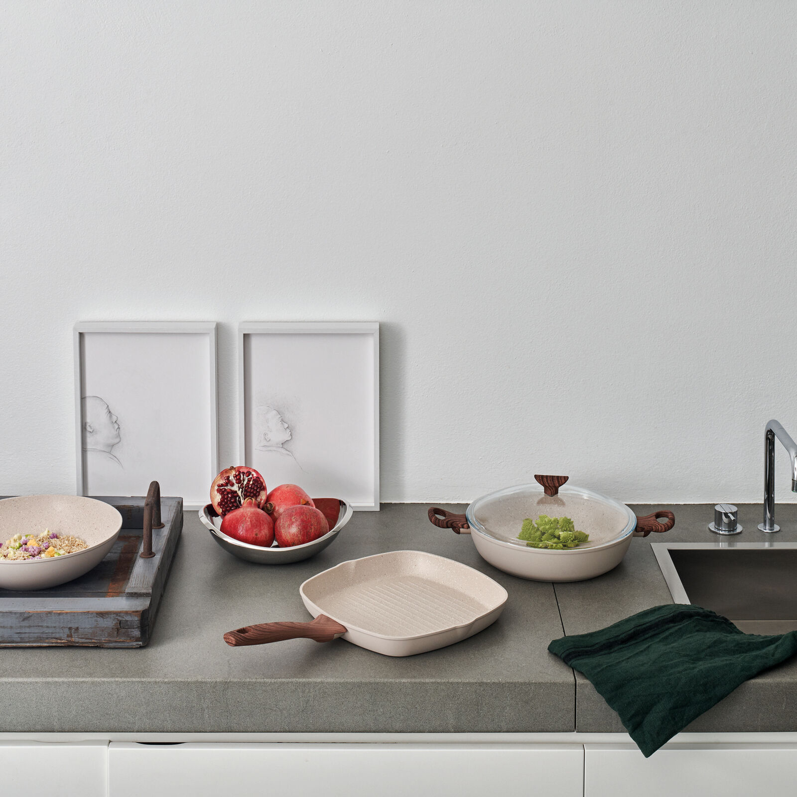 Sauté pan  image number null