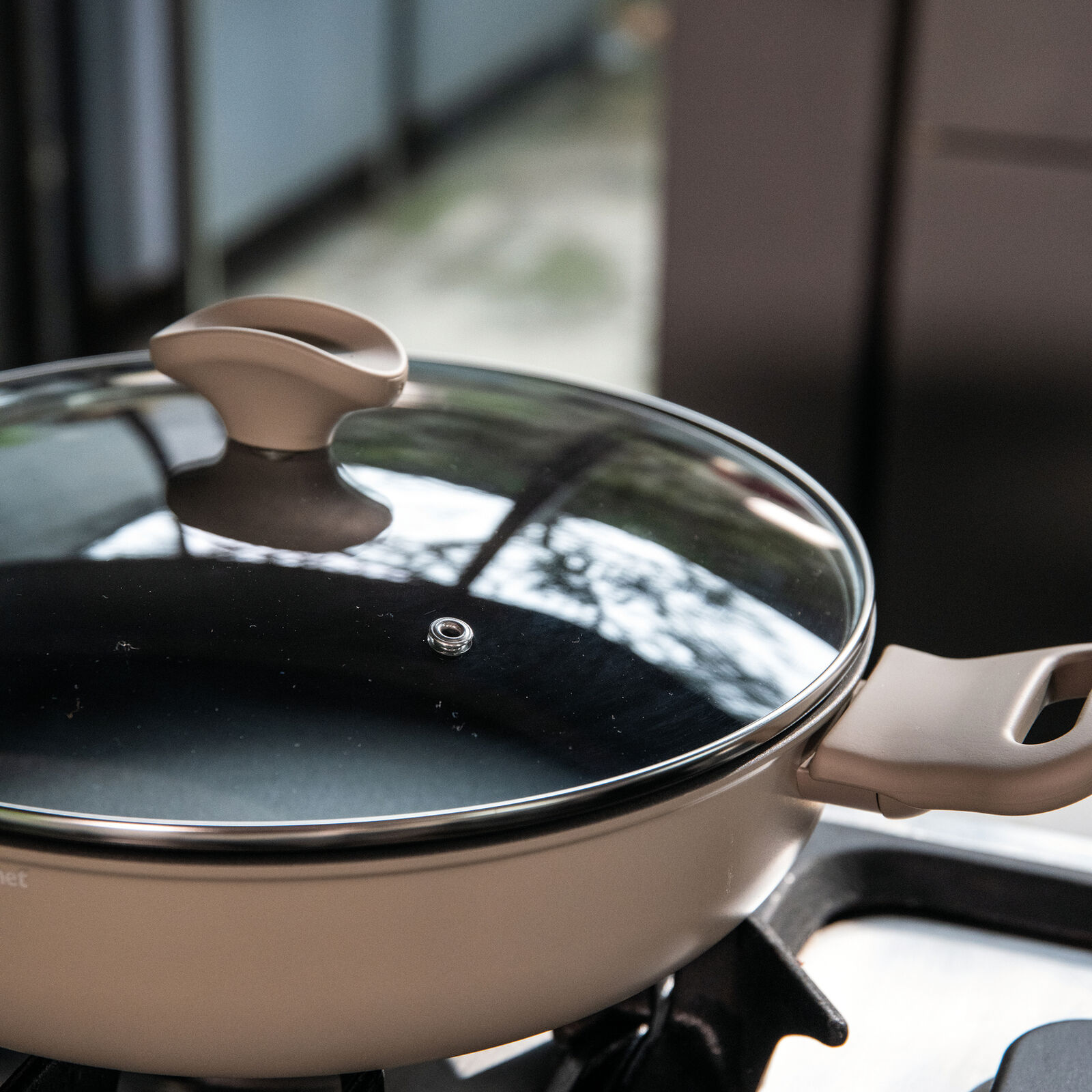 Lid  image number null