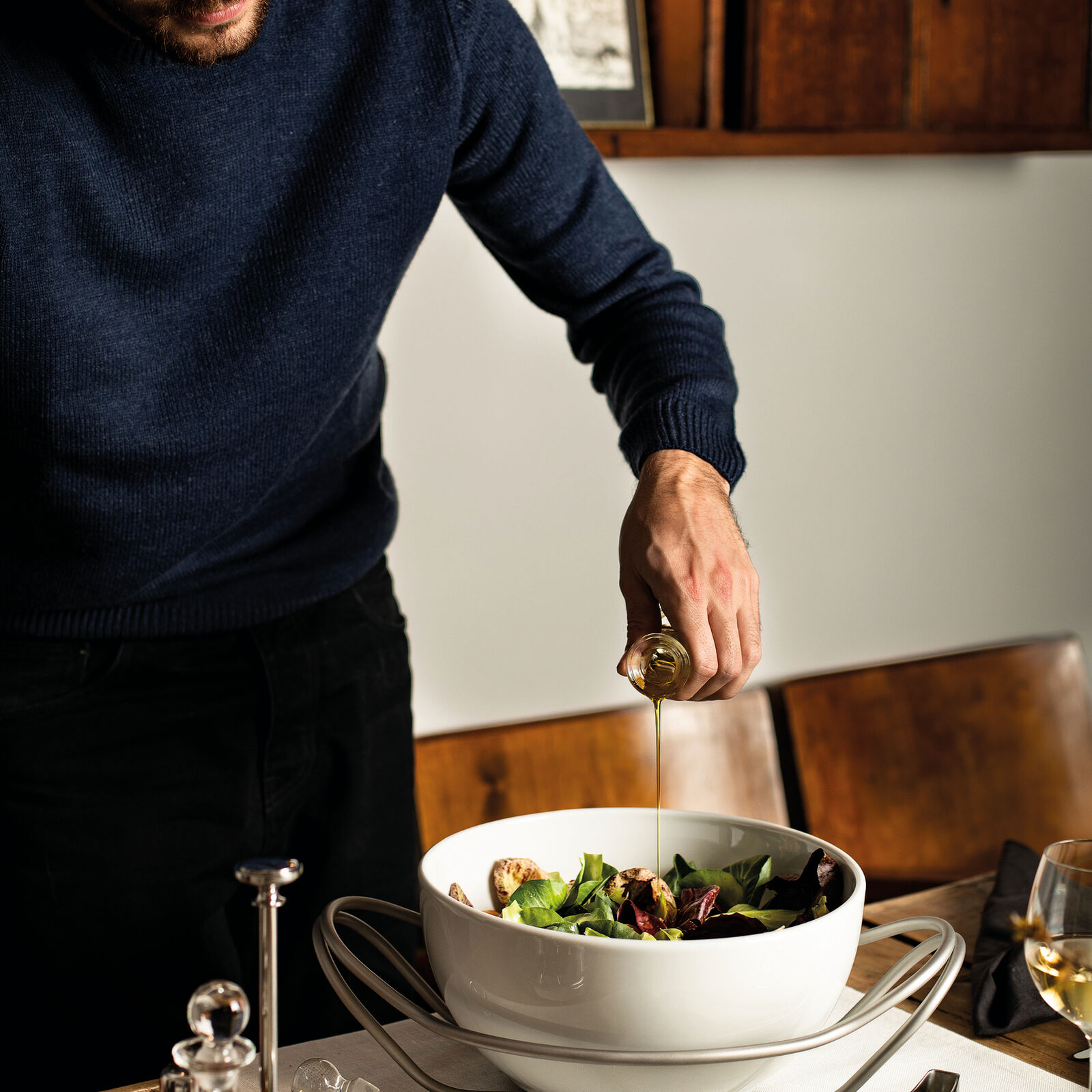 Spaghetti dish with holder  image number null