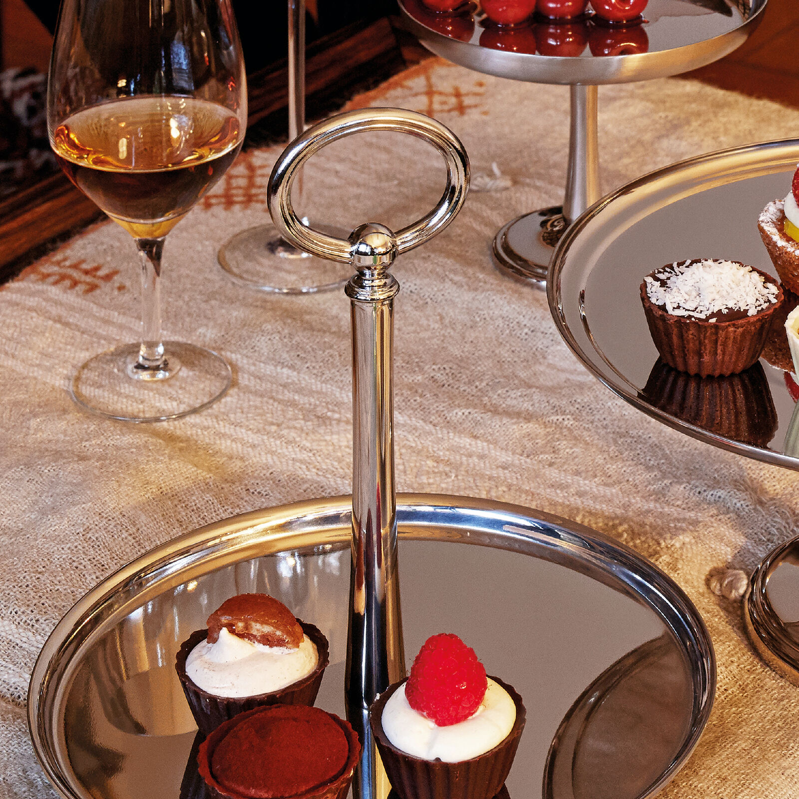 Pastry stand  image number null