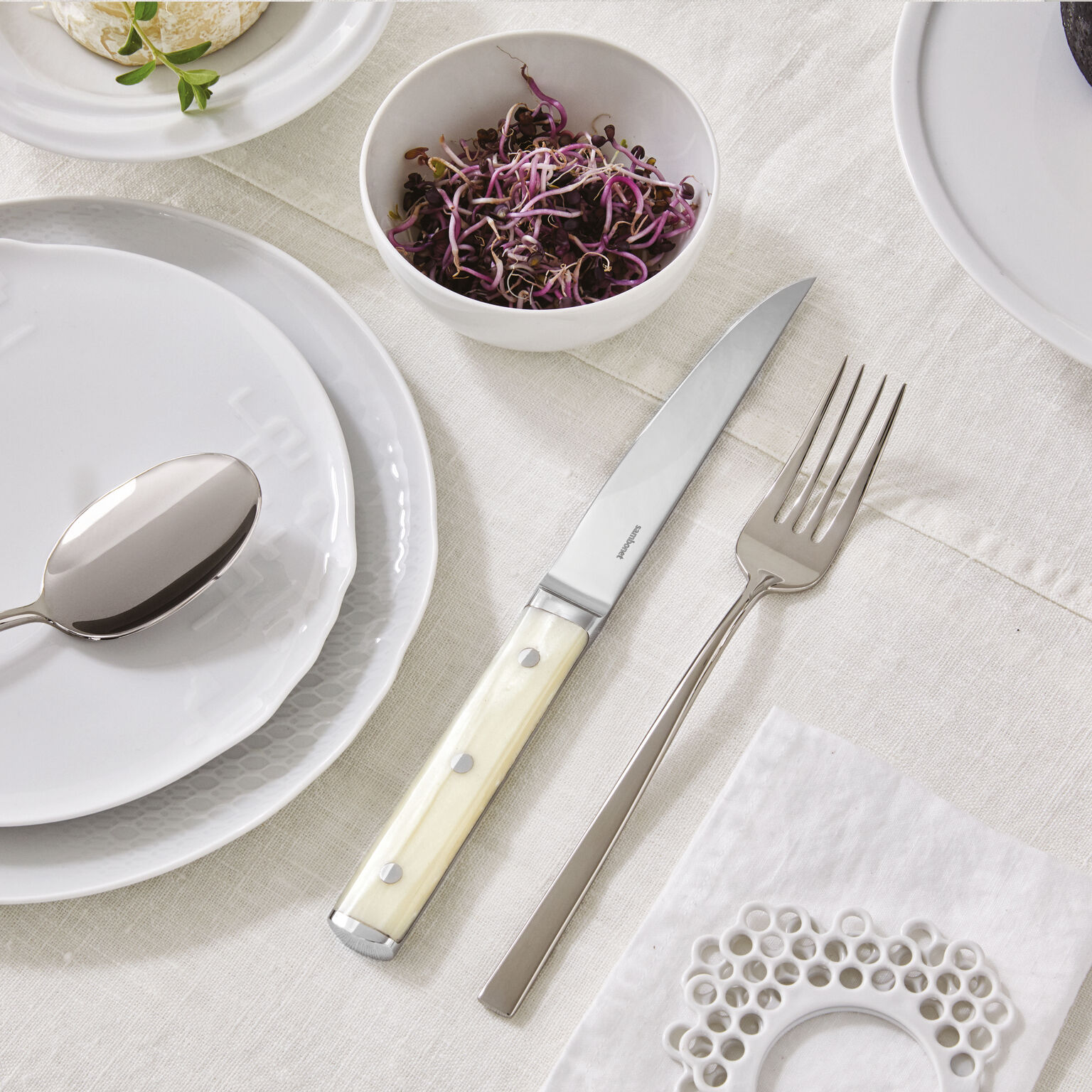 How to set a table with steak knives sale