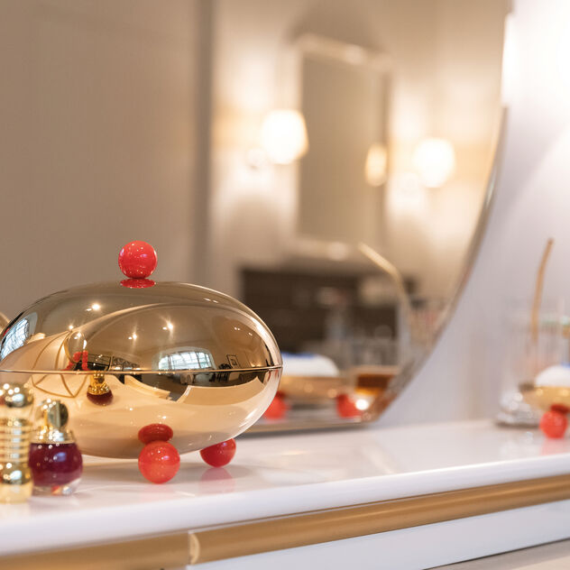 Centerpiece  image number 4