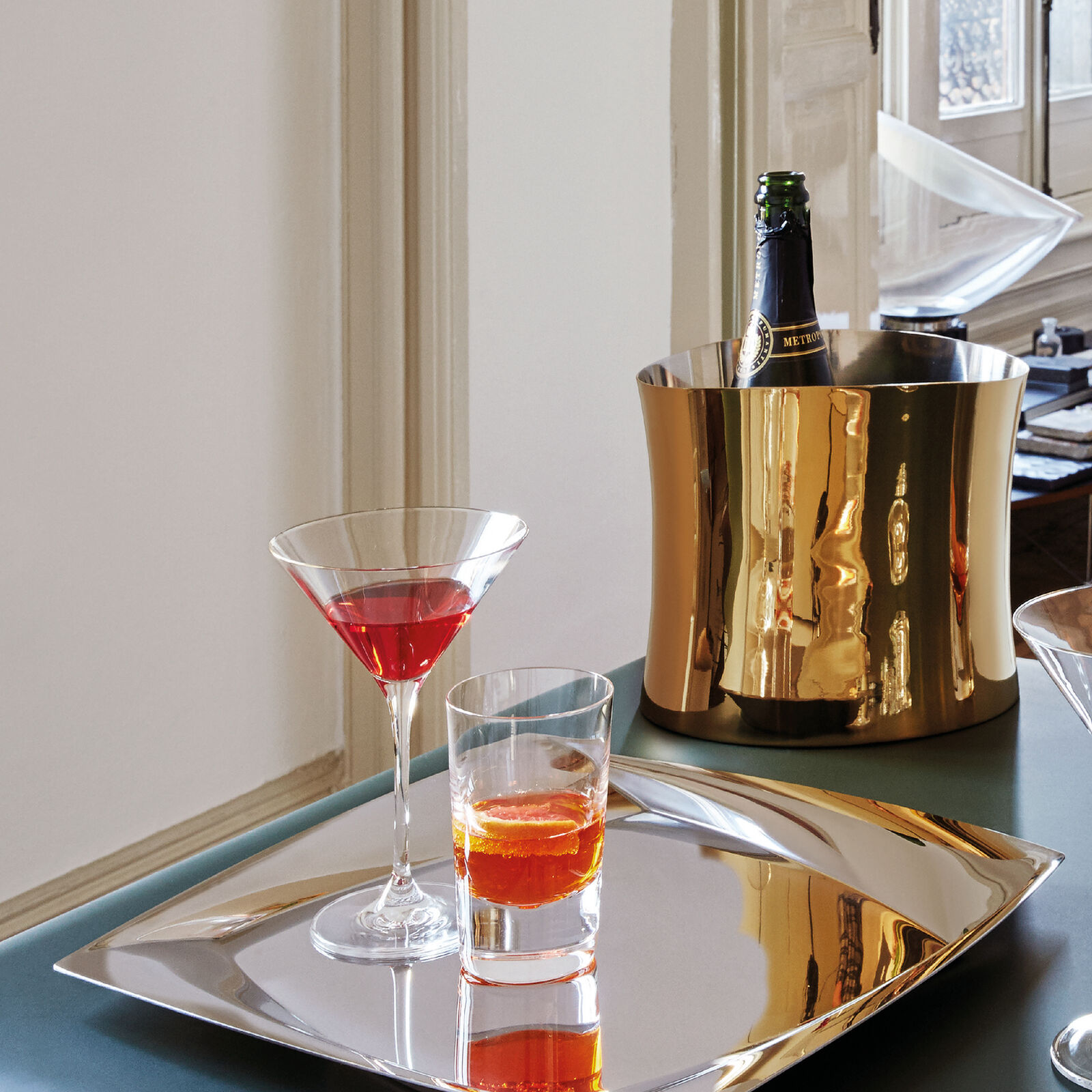 Tray  image number null