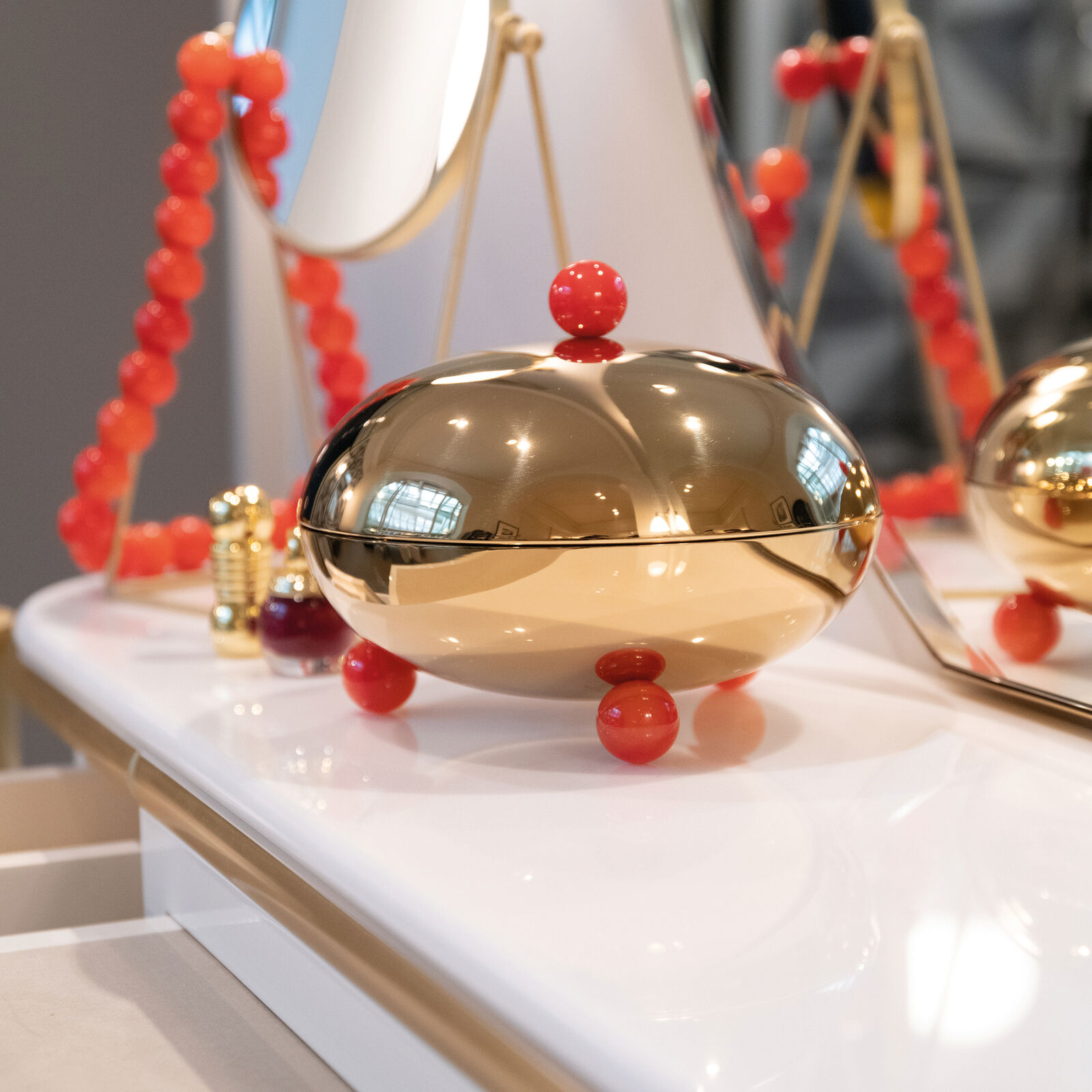 Centerpiece  image number null