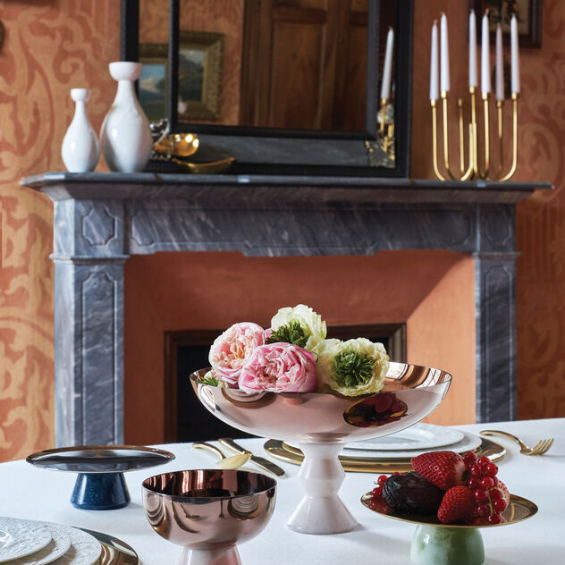 Bowl with foot  image number 4