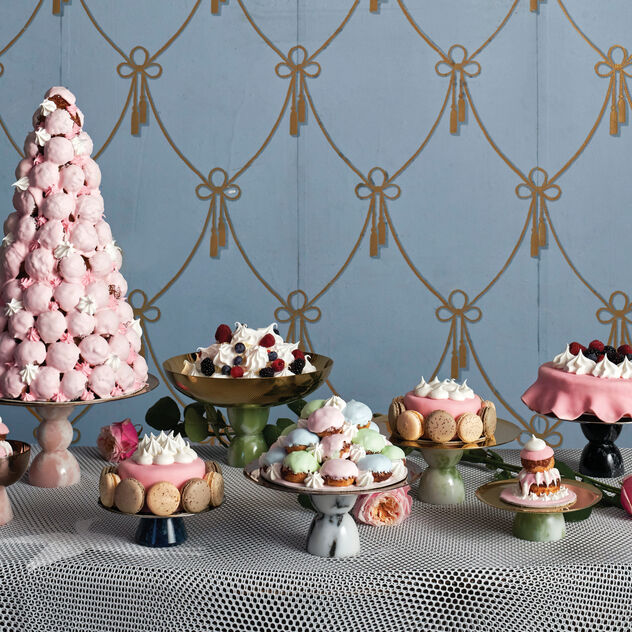 Bowl with foot  image number 2