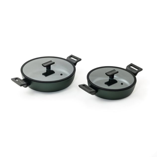 Saut&eacute; pan  image number 5