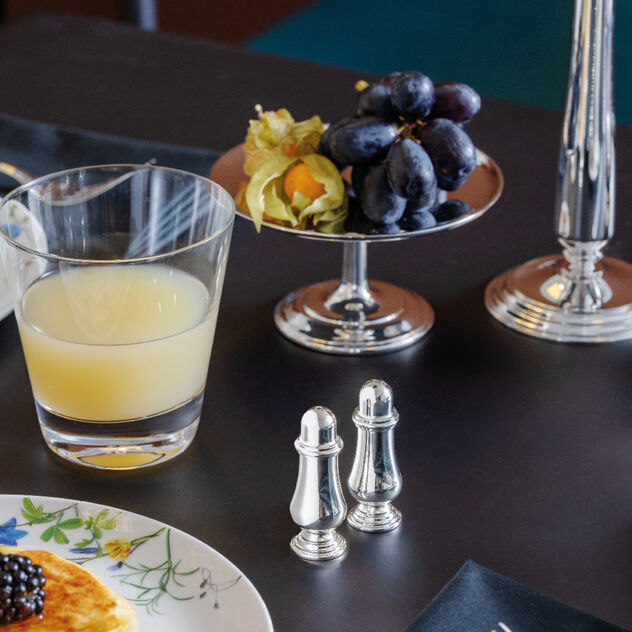 Salt shaker  image number 1