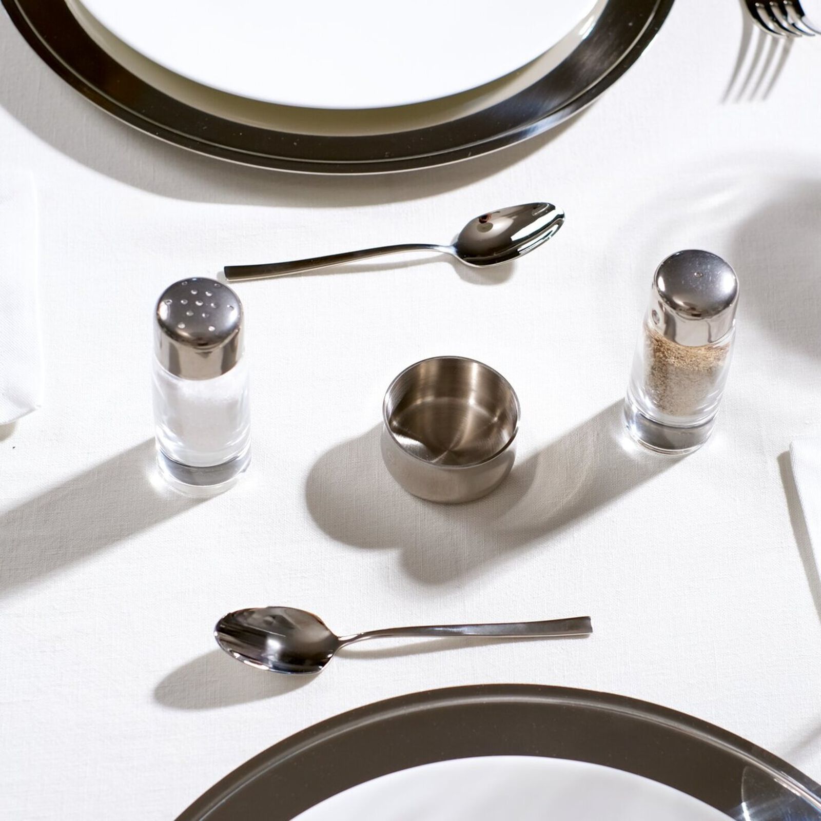 Salt shaker  image number null